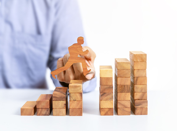企業(yè)戰(zhàn)略規(guī)劃的步驟是什么？如何落地實(shí)施？