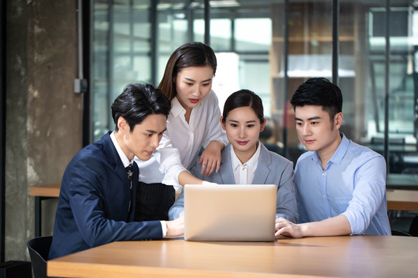 全面薪酬戰(zhàn)略實(shí)施：提升員工滿意度，提升企業(yè)績(jī)效