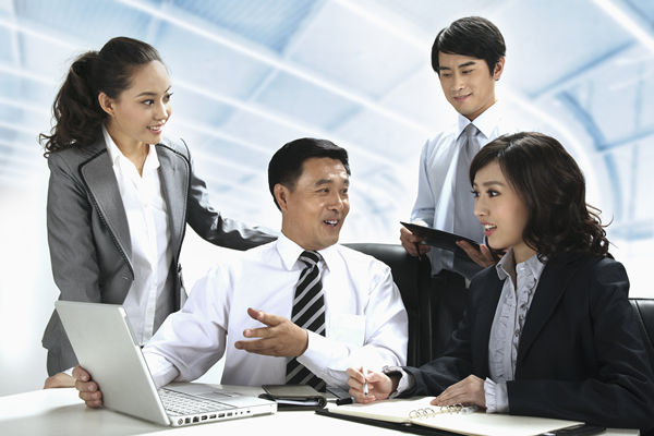 薪酬體系設(shè)計：根據(jù)企業(yè)戰(zhàn)略，設(shè)計科學體系