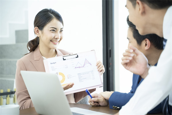 績效評估與反饋：客觀評估，持續(xù)改進(jìn)