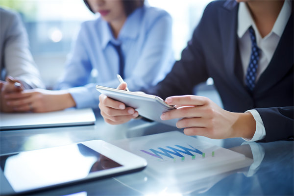 加強企業(yè)管理團隊建設，打造專業(yè)化、高效化管理團隊