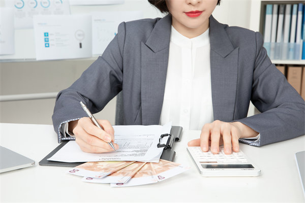 薪酬透明度：公開薪資信息對(duì)企業(yè)和員工有何利弊？