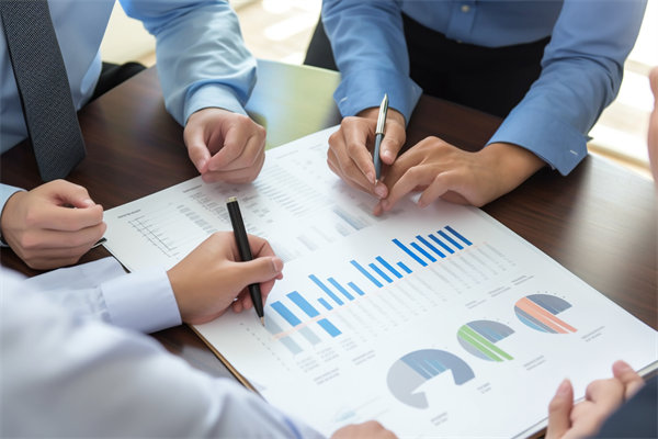 企業(yè)戰(zhàn)略如何與長期發(fā)展目標(biāo)保持一致性？