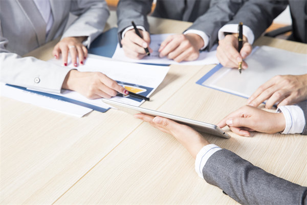 企業(yè)戰(zhàn)略與文化建設(shè)相結(jié)合，打造獨(dú)具特色的發(fā)展模式