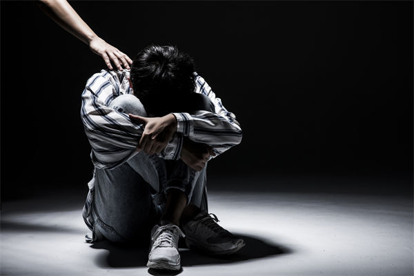 女子漏接電話被市監(jiān)所工作人員辱罵，人力資源管理有何感悟？