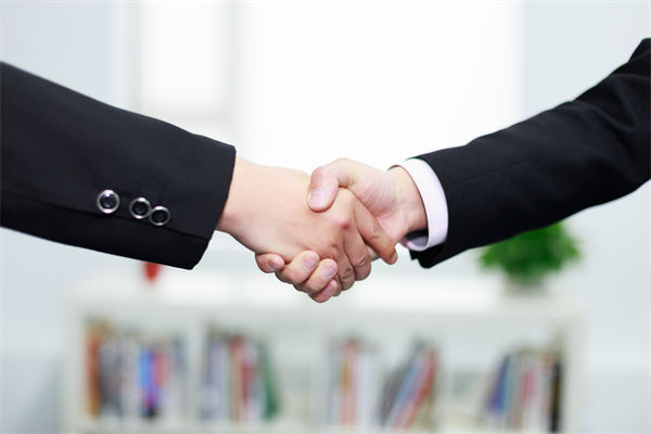 如何通過人力資源管理提升企業(yè)核心競爭力？