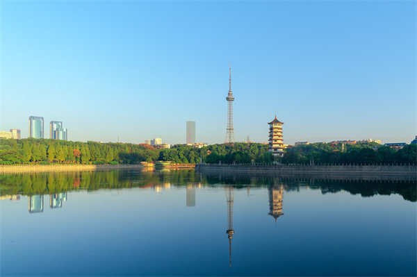 長(zhǎng)沙年度經(jīng)營(yíng)計(jì)劃咨詢公司如何為企業(yè)定制精準(zhǔn)戰(zhàn)略計(jì)劃？