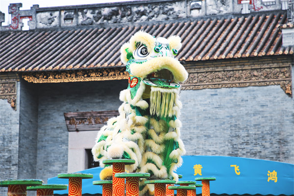 佛山戰(zhàn)略咨詢公司如何優(yōu)化企業(yè)市場(chǎng)競(jìng)爭(zhēng)策略？