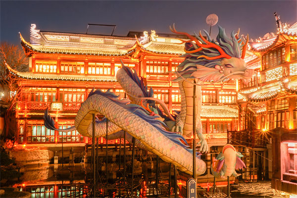 跨境營(yíng)銷(xiāo)中，如何克服文化差異，實(shí)現(xiàn)全球化傳播？