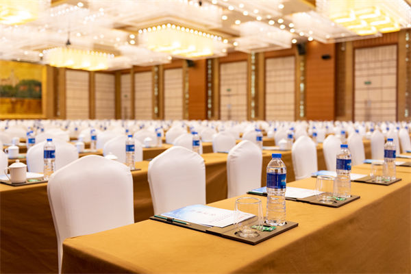 兩會熱議破解企業(yè)“生長痛”，對企業(yè)戰(zhàn)略管理有何啟示？