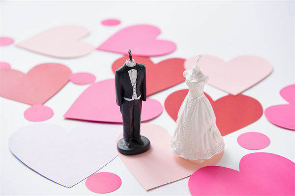 5月10日起結(jié)婚離婚不需要戶口本，人力資源怎么看？