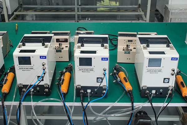 使用自動(dòng)鎖螺絲機(jī)要注意哪些方面？堅(jiān)豐電子告知您